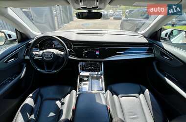 Позашляховик / Кросовер Audi Q8 2018 в 
