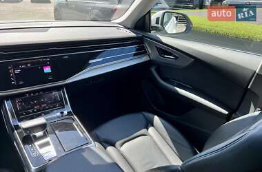 Позашляховик / Кросовер Audi Q8 2018 в 