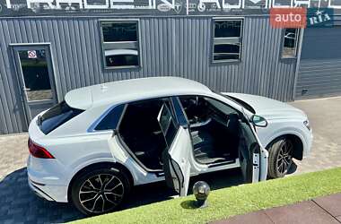 Позашляховик / Кросовер Audi Q8 2018 в 