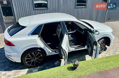 Позашляховик / Кросовер Audi Q8 2018 в 