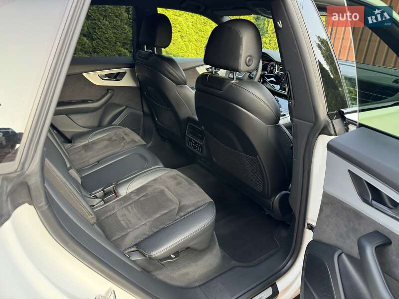 Внедорожник / Кроссовер Audi Q8 2018 в Киеве фото 47 Внедорожник / Кроссовер Audi Q8 2018 в Киеве