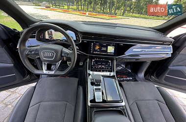 Внедорожник / Кроссовер Audi Q8 2021 в 