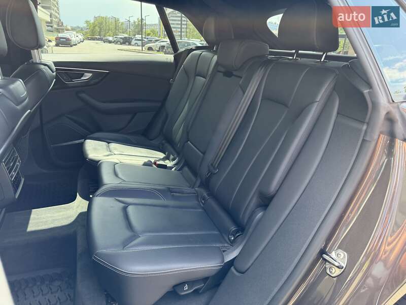 Внедорожник / Кроссовер Audi Q8 2018 в Днепре