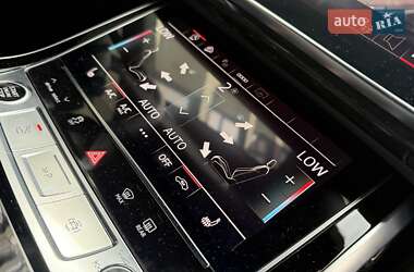 Внедорожник / Кроссовер Audi Q8 2022 в 