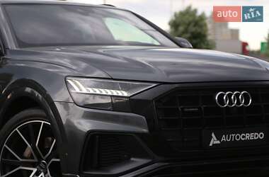 Внедорожник / Кроссовер Audi Q8 2018 в 