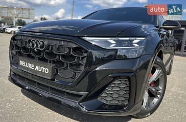 Позашляховик / Кросовер Audi Q8 2024 в 