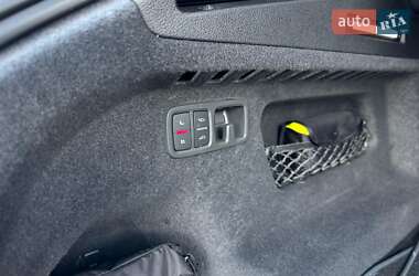 Позашляховик / Кросовер Audi Q8 2024 в 