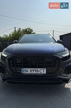 Внедорожник / Кроссовер Audi Q8 2019 в 