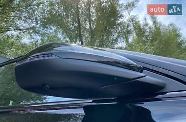 Внедорожник / Кроссовер Audi Q8 2021 в 