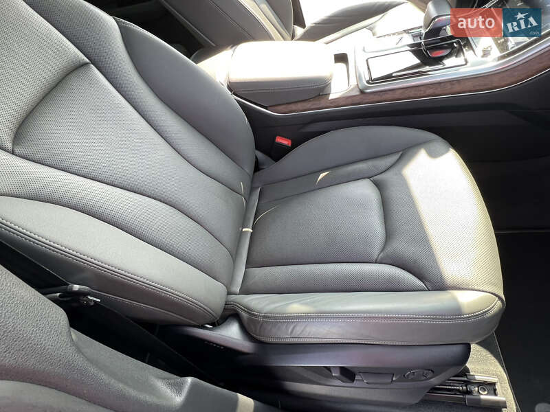 Внедорожник / Кроссовер Audi Q8 2018 в Львове