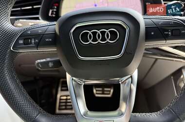 Позашляховик / Кросовер Audi Q8 2022 в 