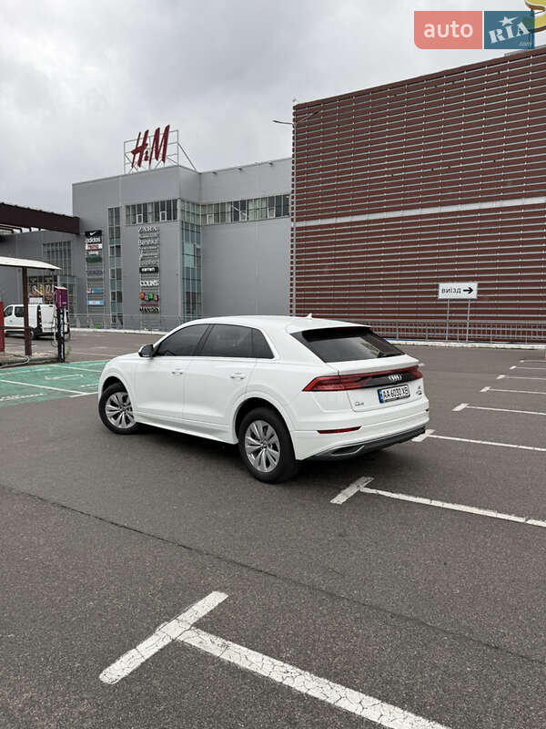 Внедорожник / Кроссовер Audi Q8 2019 в Киеве