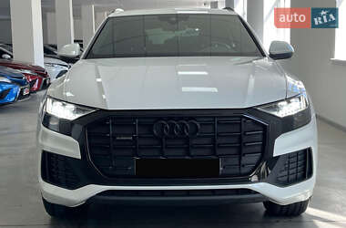 Внедорожник / Кроссовер Audi Q8 2021 в 