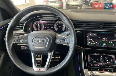 Внедорожник / Кроссовер Audi Q8 2021 в 