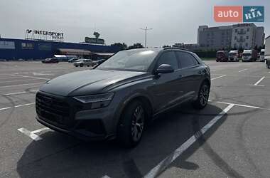 Позашляховик / Кросовер Audi Q8 2021 в 