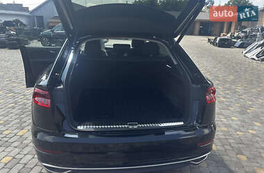 Внедорожник / Кроссовер Audi Q8 2023 в 