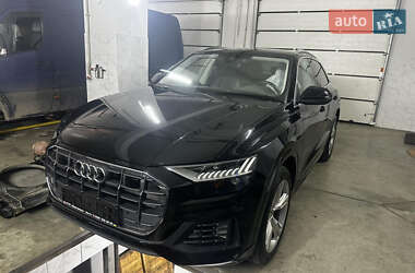 Внедорожник / Кроссовер Audi Q8 2023 в 