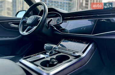 Позашляховик / Кросовер Audi Q8 2019 в 