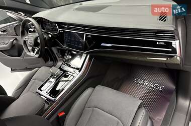 Позашляховик / Кросовер Audi Q8 2025 в 