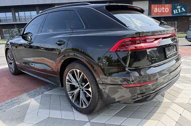 Внедорожник / Кроссовер Audi Q8 2023 в 