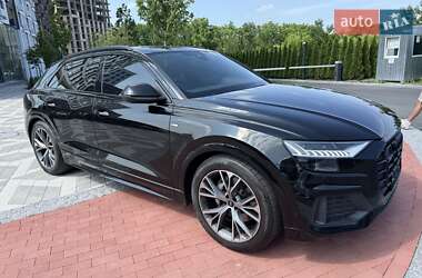 Внедорожник / Кроссовер Audi Q8 2023 в 