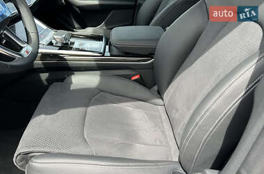 Внедорожник / Кроссовер Audi Q8 2025 в 