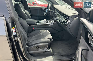 Внедорожник / Кроссовер Audi Q8 2025 в 