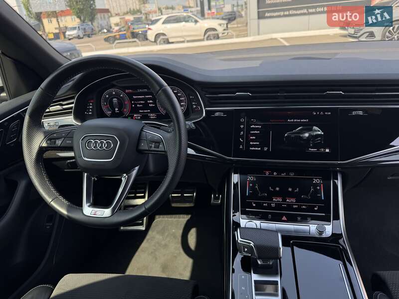 Внедорожник / Кроссовер Audi Q8 2019 в Киеве