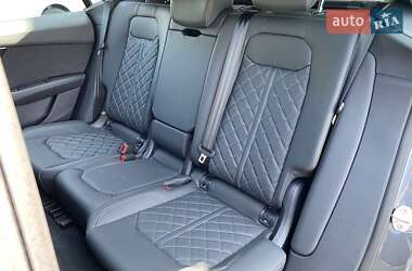 Внедорожник / Кроссовер Audi Q8 2025 в 