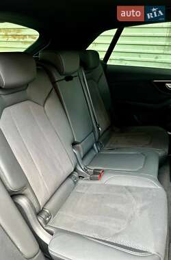 Внедорожник / Кроссовер Audi Q8 2025 в 