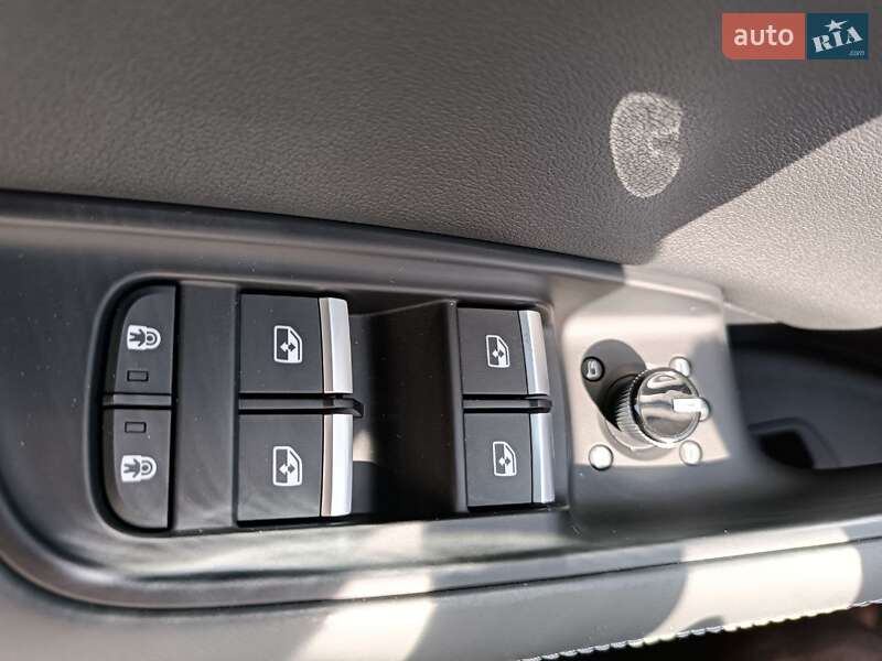 Внедорожник / Кроссовер Audi Q8 2021 в Львове