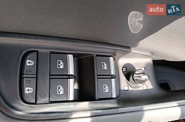 Внедорожник / Кроссовер Audi Q8 2021 в 