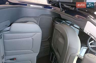 Внедорожник / Кроссовер Audi Q8 2021 в 