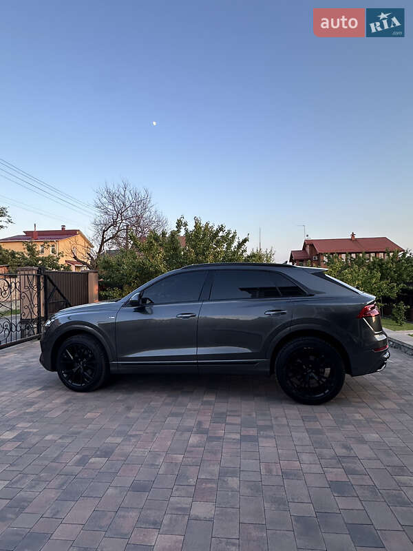 Внедорожник / Кроссовер Audi Q8 2020 в Полтаве