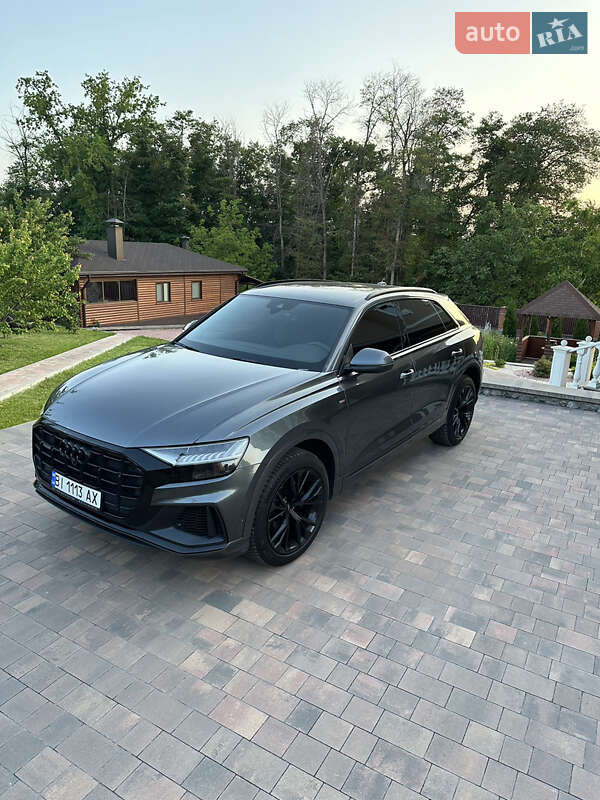 Внедорожник / Кроссовер Audi Q8 2020 в Полтаве