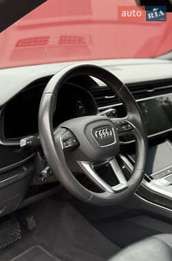 Внедорожник / Кроссовер Audi Q8 2018 в 