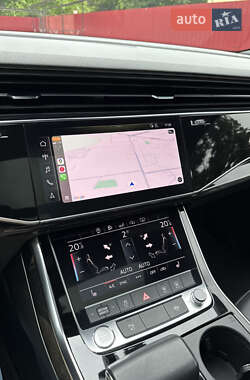 Внедорожник / Кроссовер Audi Q8 2018 в 