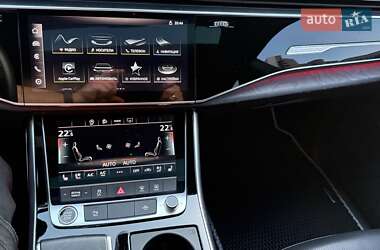 Внедорожник / Кроссовер Audi Q8 2021 в 