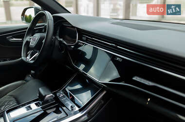 Внедорожник / Кроссовер Audi Q8 2018 в 