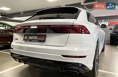 Позашляховик / Кросовер Audi Q8 2024 в 