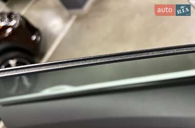 Позашляховик / Кросовер Audi Q8 2024 в 