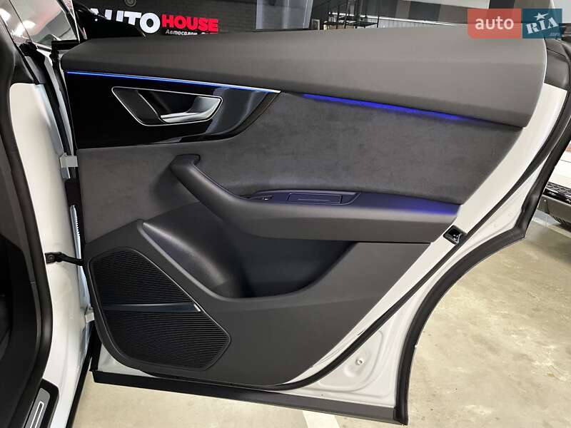 Позашляховик / Кросовер Audi Q8 2024 в Львові