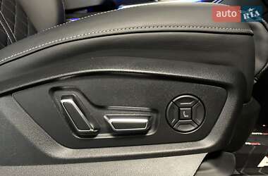Позашляховик / Кросовер Audi Q8 2024 в 
