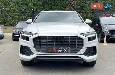 Внедорожник / Кроссовер Audi Q8 2021 в 