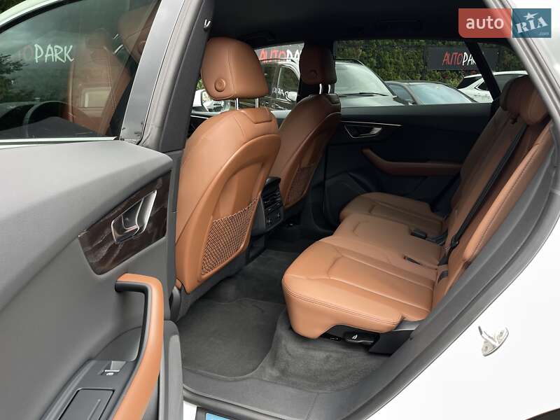 Внедорожник / Кроссовер Audi Q8 2021 в Киеве