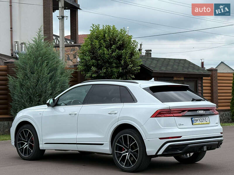 Внедорожник / Кроссовер Audi Q8 2020 в Киеве