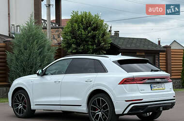 Внедорожник / Кроссовер Audi Q8 2020 в 