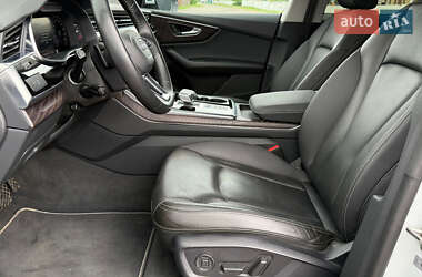 Внедорожник / Кроссовер Audi Q8 2020 в 