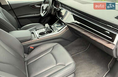 Внедорожник / Кроссовер Audi Q8 2020 в 