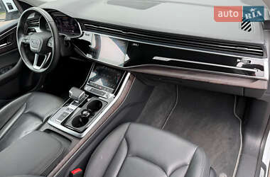 Внедорожник / Кроссовер Audi Q8 2020 в 